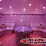 Yamaluxe - Pink & Gold With Many Facilities *