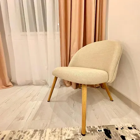 Yamaluxe - Pink & Gold With Many Facilities Daire Bükreş