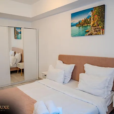 Yamaluxe - Pink & Gold With Many Facilities Daire *