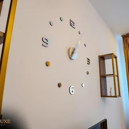 Daire Yamaluxe - Pink & Gold With Many Facilities Bükreş