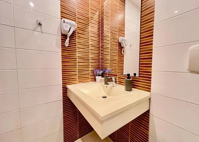 Yamaluxe - Pink & Gold With Many Facilities *