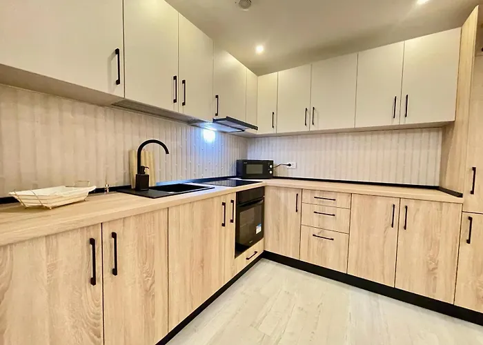 Yamaluxe - Pink & Gold With Many Facilities