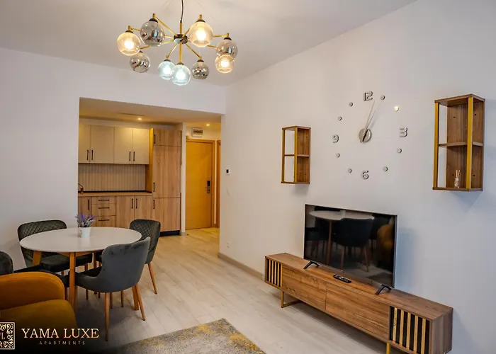 Апартаменты Yamaluxe - Pink & Gold With Many Facilities *