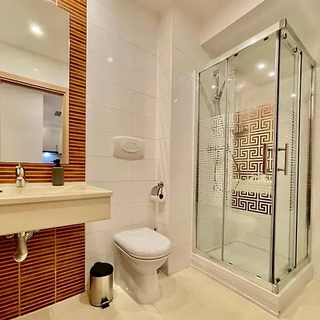 Yamaluxe - Pink & Gold With Many Facilities Appartamento Bucarest