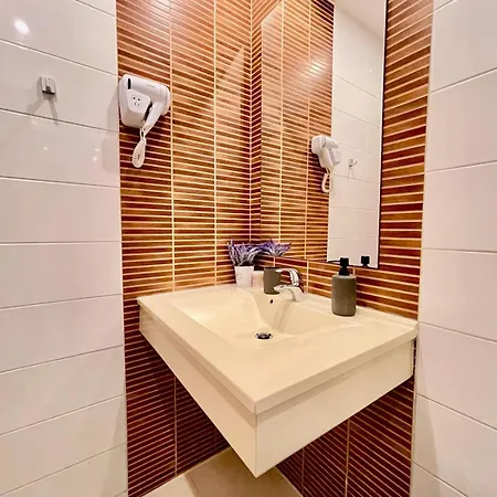 Yamaluxe - Pink & Gold With Many Facilities *